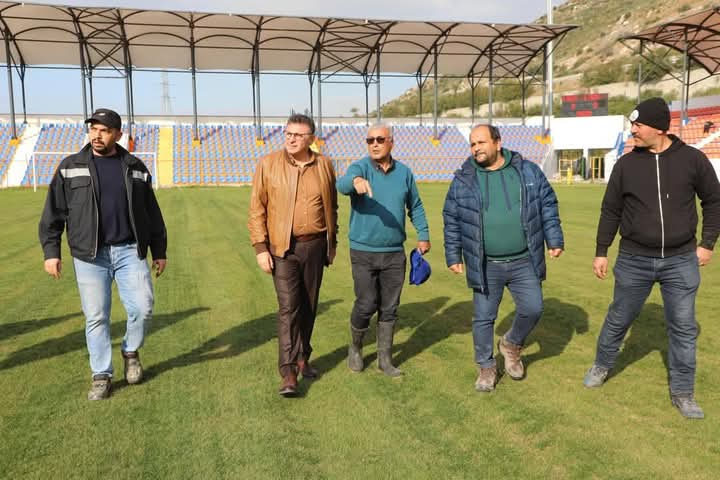 Başkan Dönmez Sarıseki Stadını İnceledi